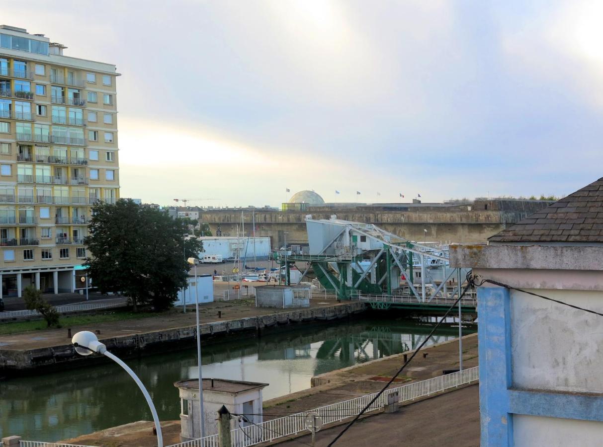 Hotel Les Abeilles Saint-Nazaire  Exterior foto